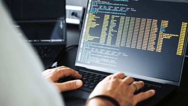 Von Legacy zu Intelligent: KI-gestütztes Refactoring in der Praxis